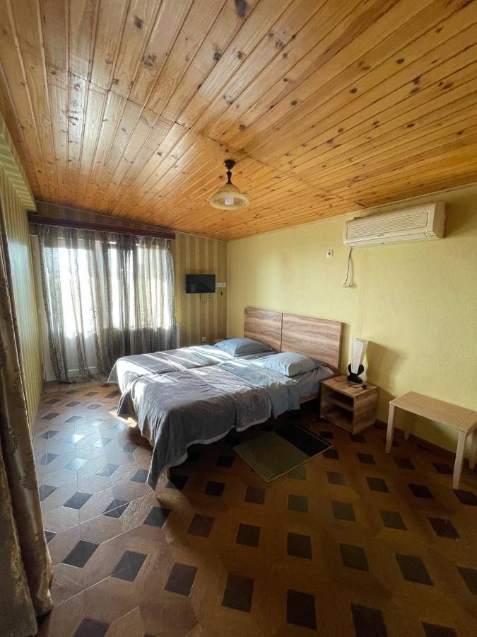 Guest House Nino Makhinjauri Exterior photo