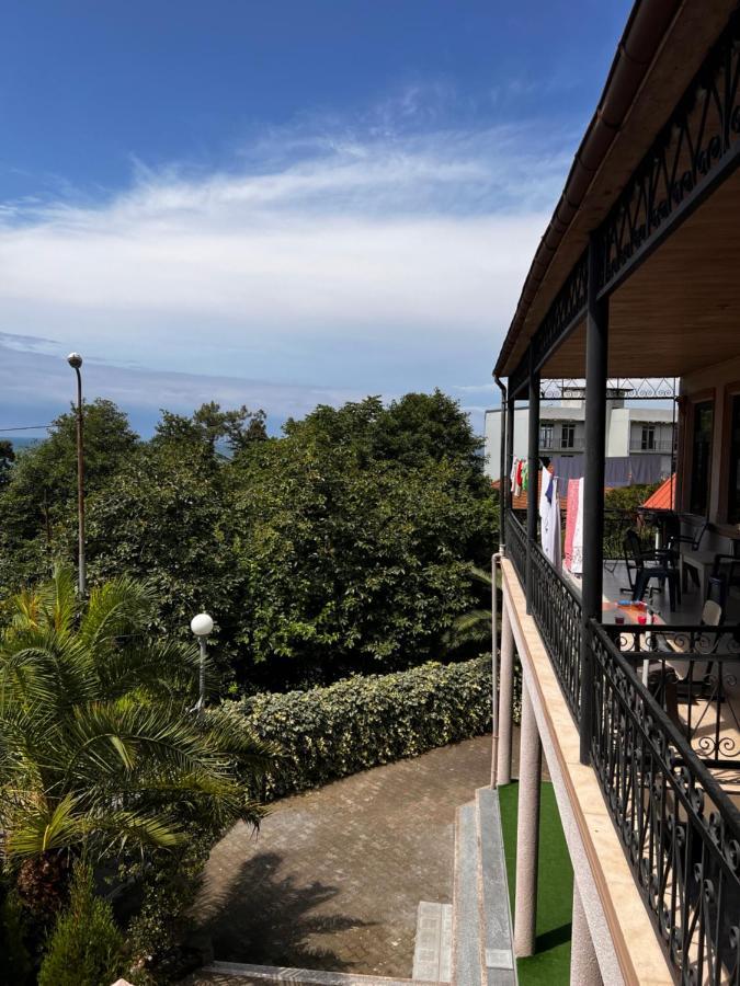 Guest House Nino Makhinjauri Exterior photo