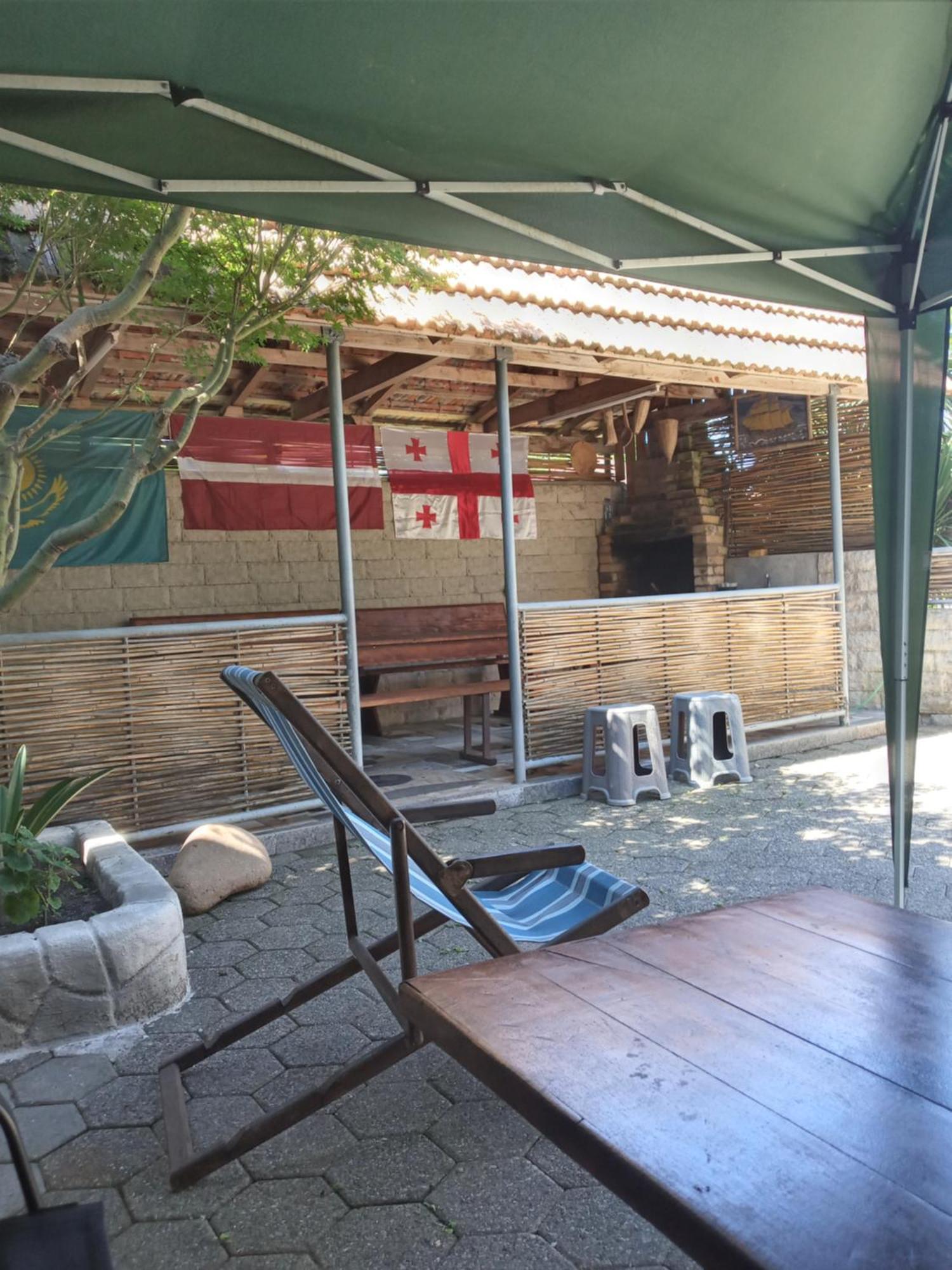Guest House Nino Makhinjauri Exterior photo