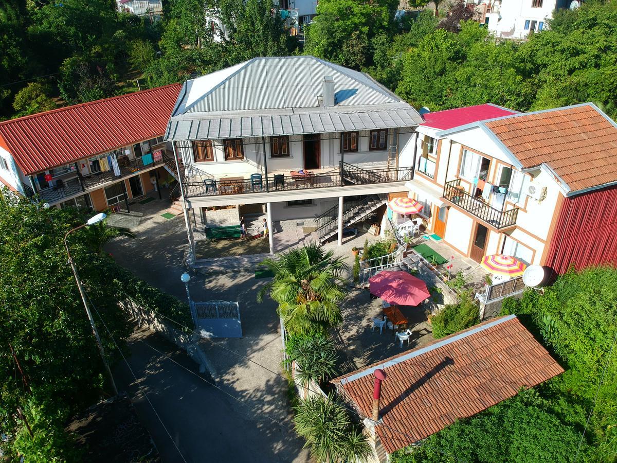 Guest House Nino Makhinjauri Exterior photo